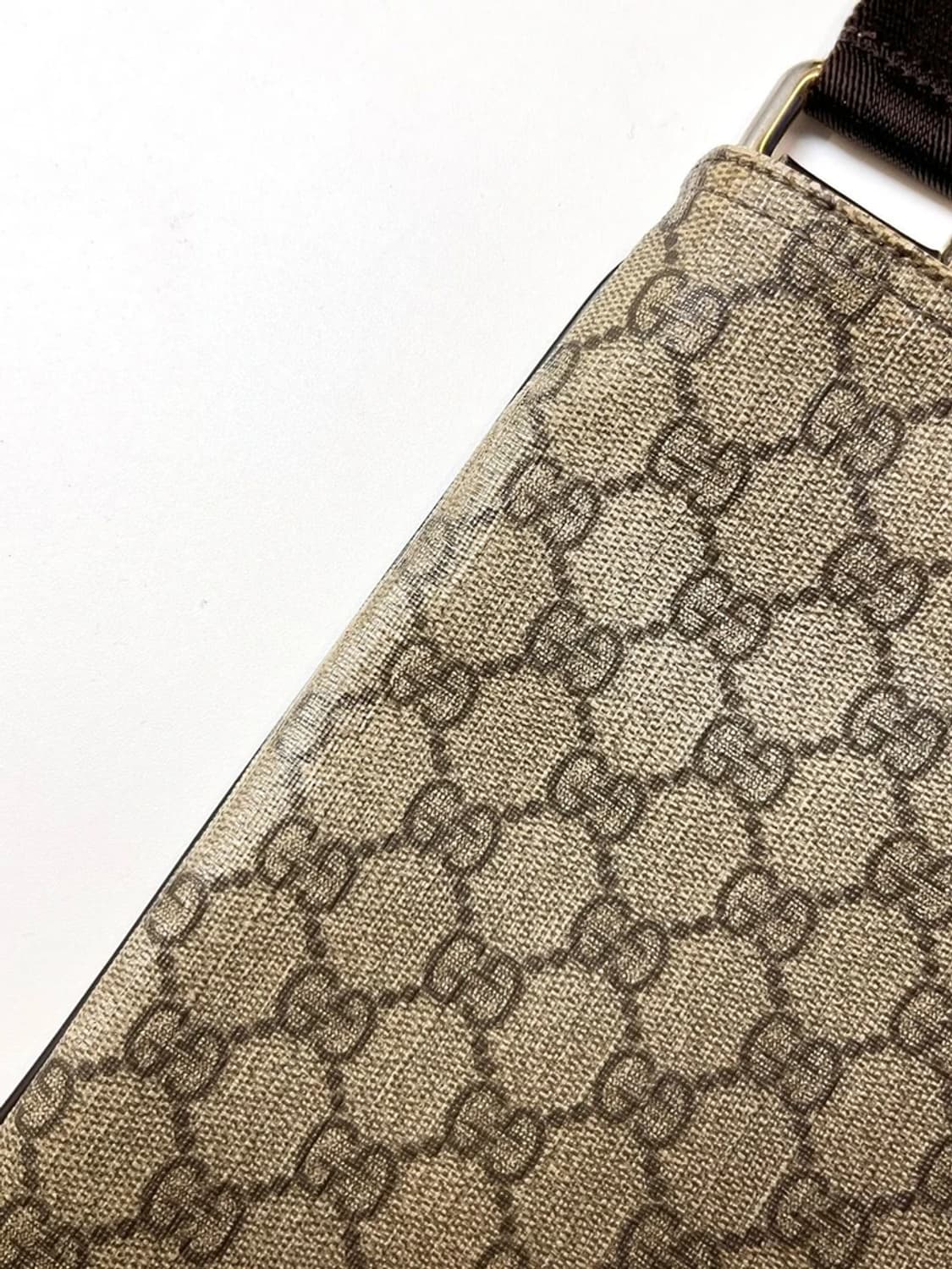 구찌 GG 수프림 모노그램 크로스백 A1585 상품이미지6