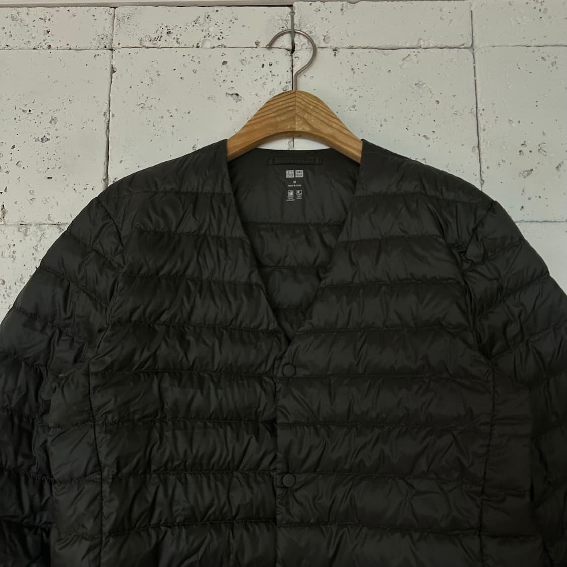 M 유니클로 경량 패딩 블랙 상품이미지2
