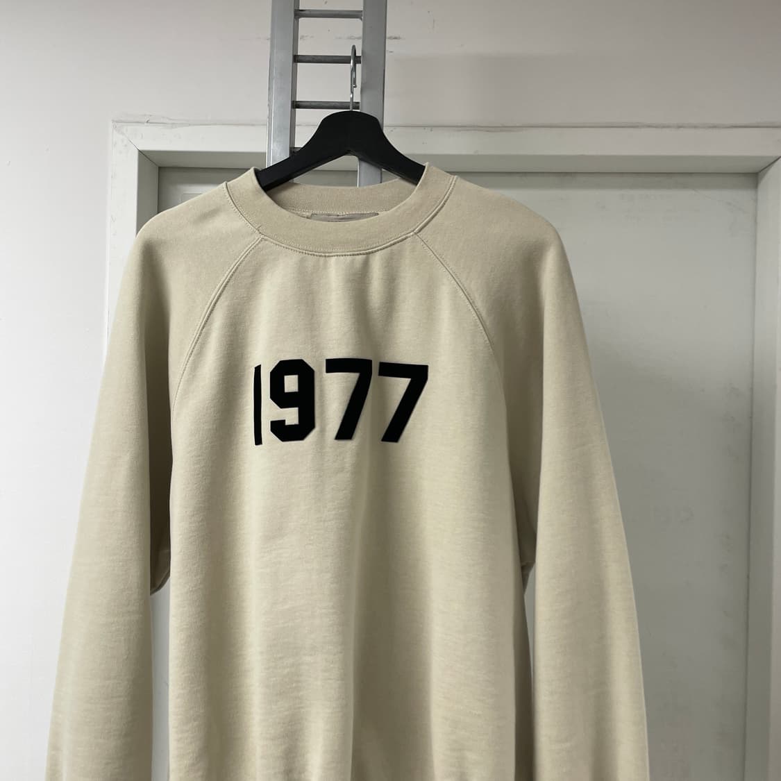 피어오브갓 에센셜 1977 맨투맨 S 상품이미지2