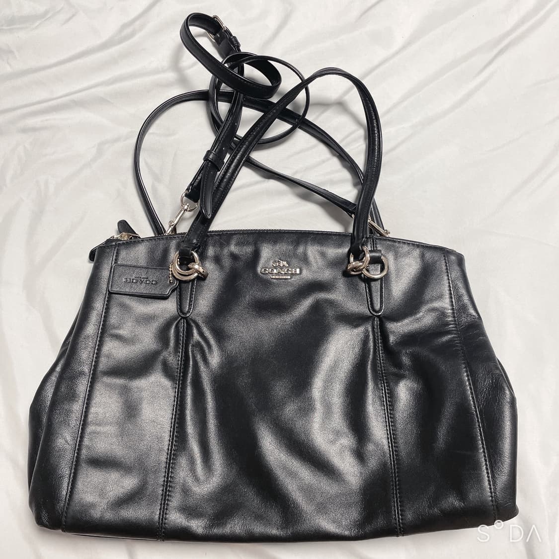 코치 숄더백 블랙 상품이미지1