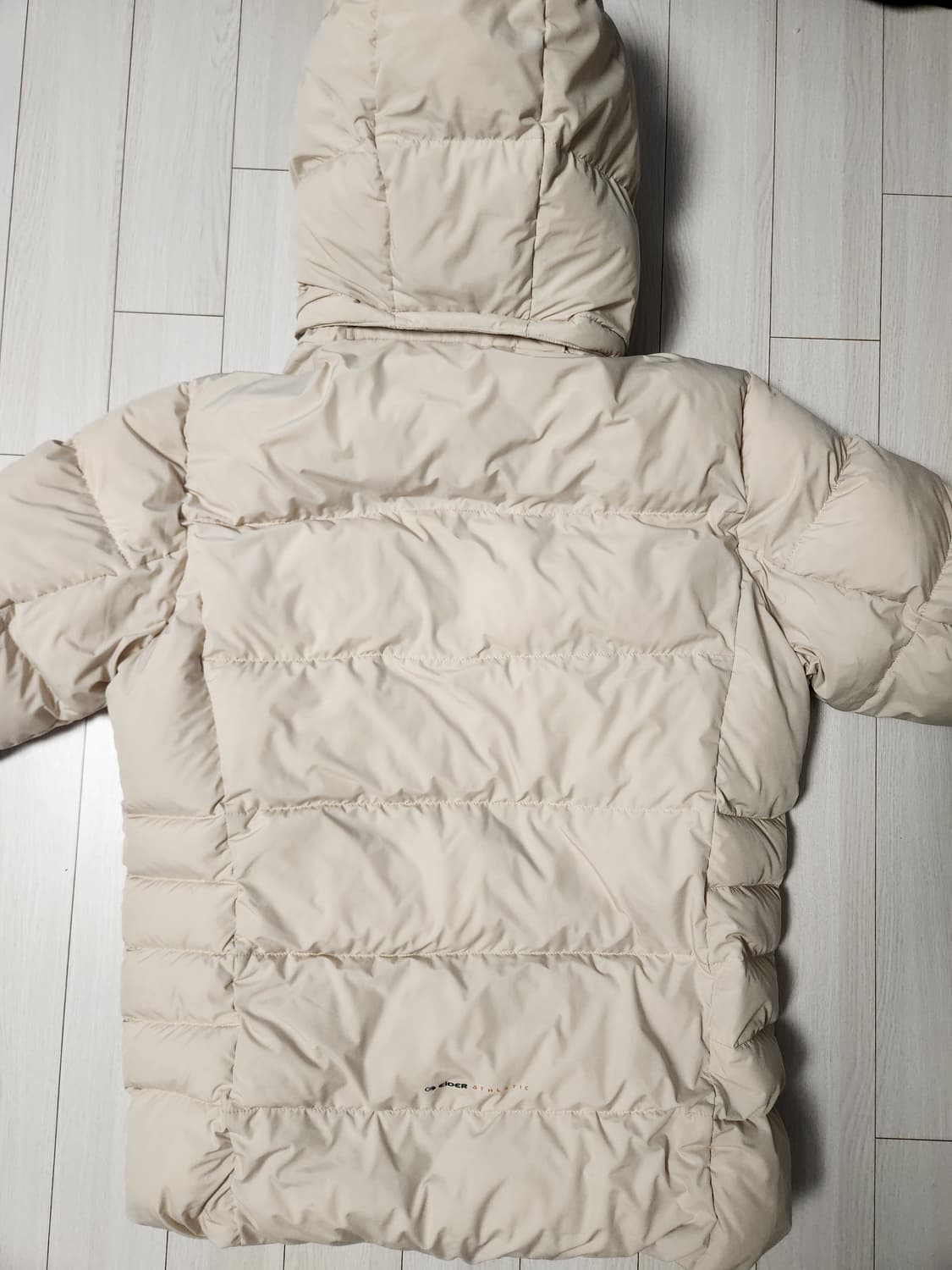 아이더 뉴 제레미 덕다운 패딩 자켓 사이즈105 xl

사진이나 실제로  상품이미지9