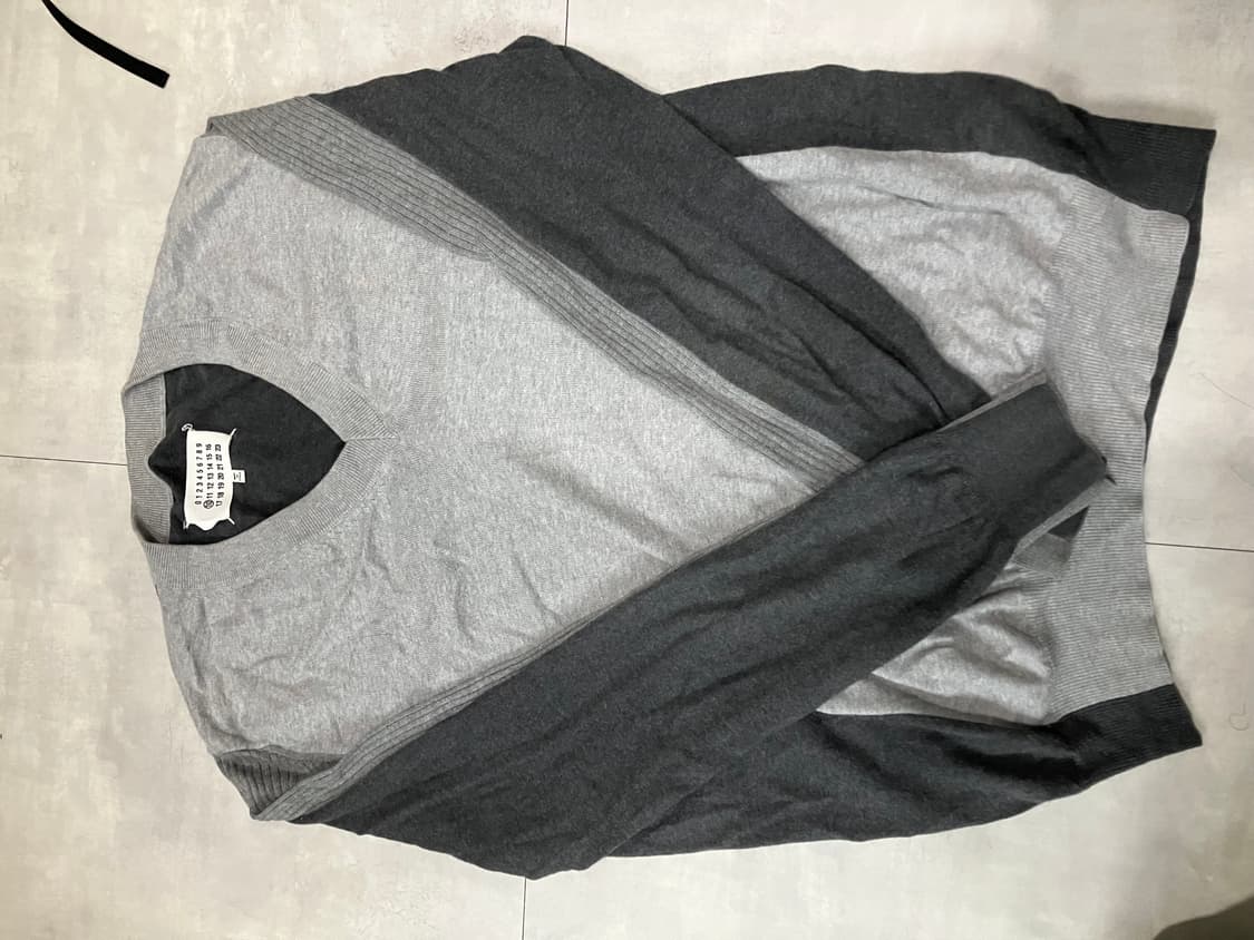 마르지엘라 브이넥 니트 상품이미지1