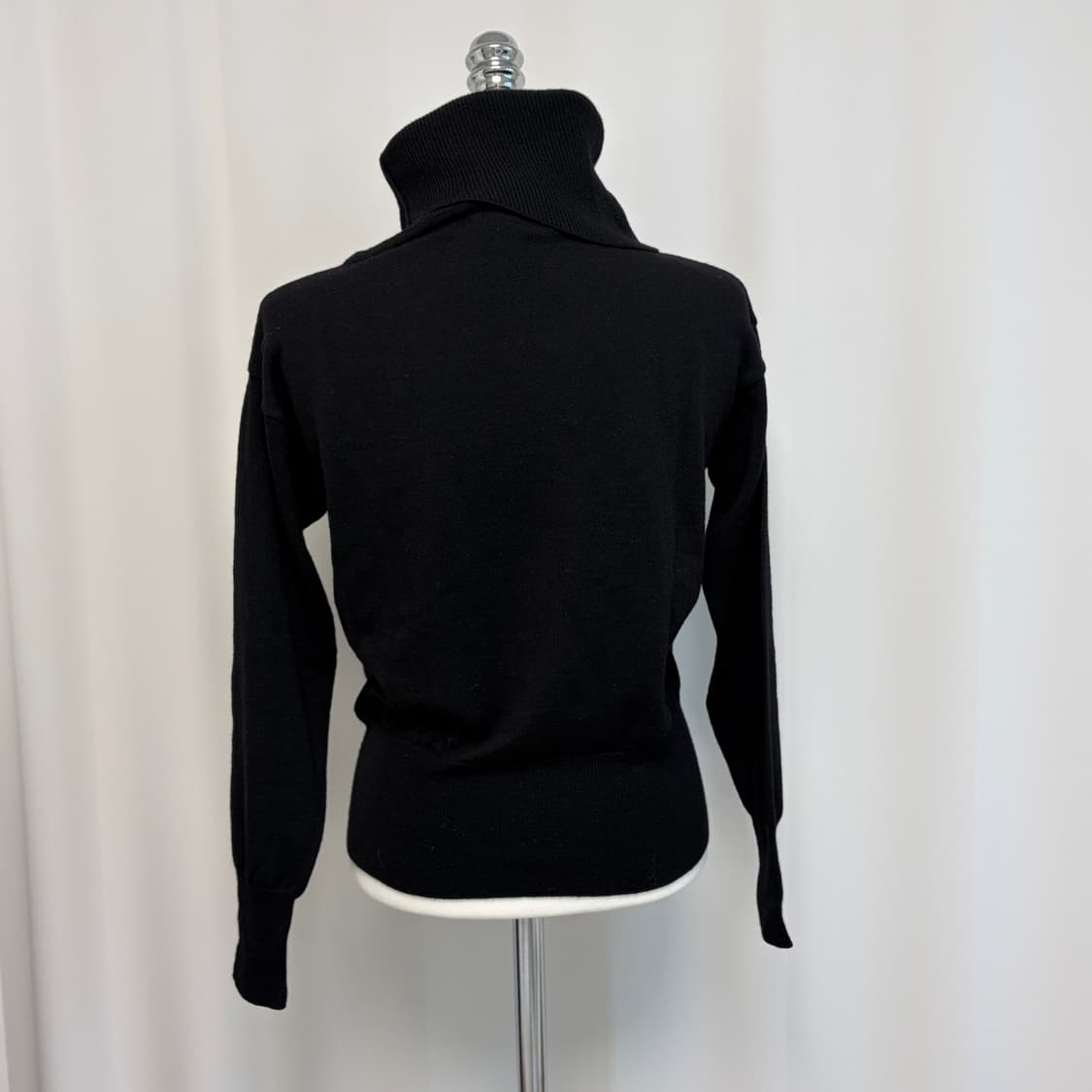 비비안웨스트우드 줄리아 하이넥 니트 상품이미지9