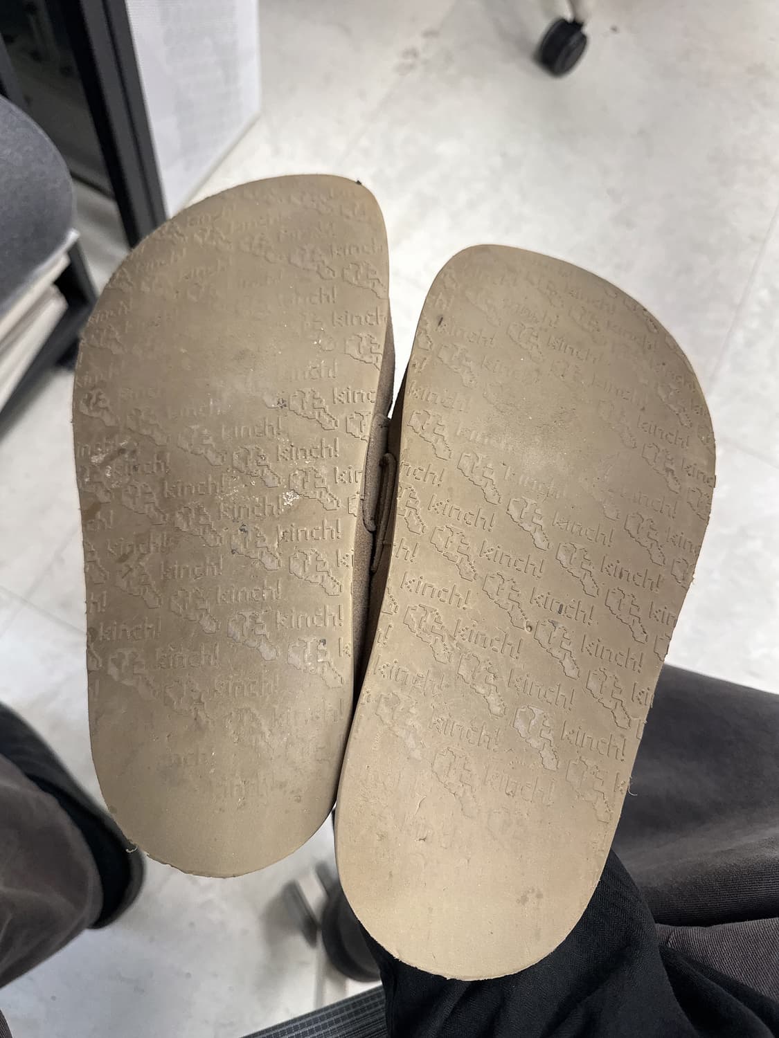 [270] 킨치 패디드 뮬 - 브라운 상품이미지4