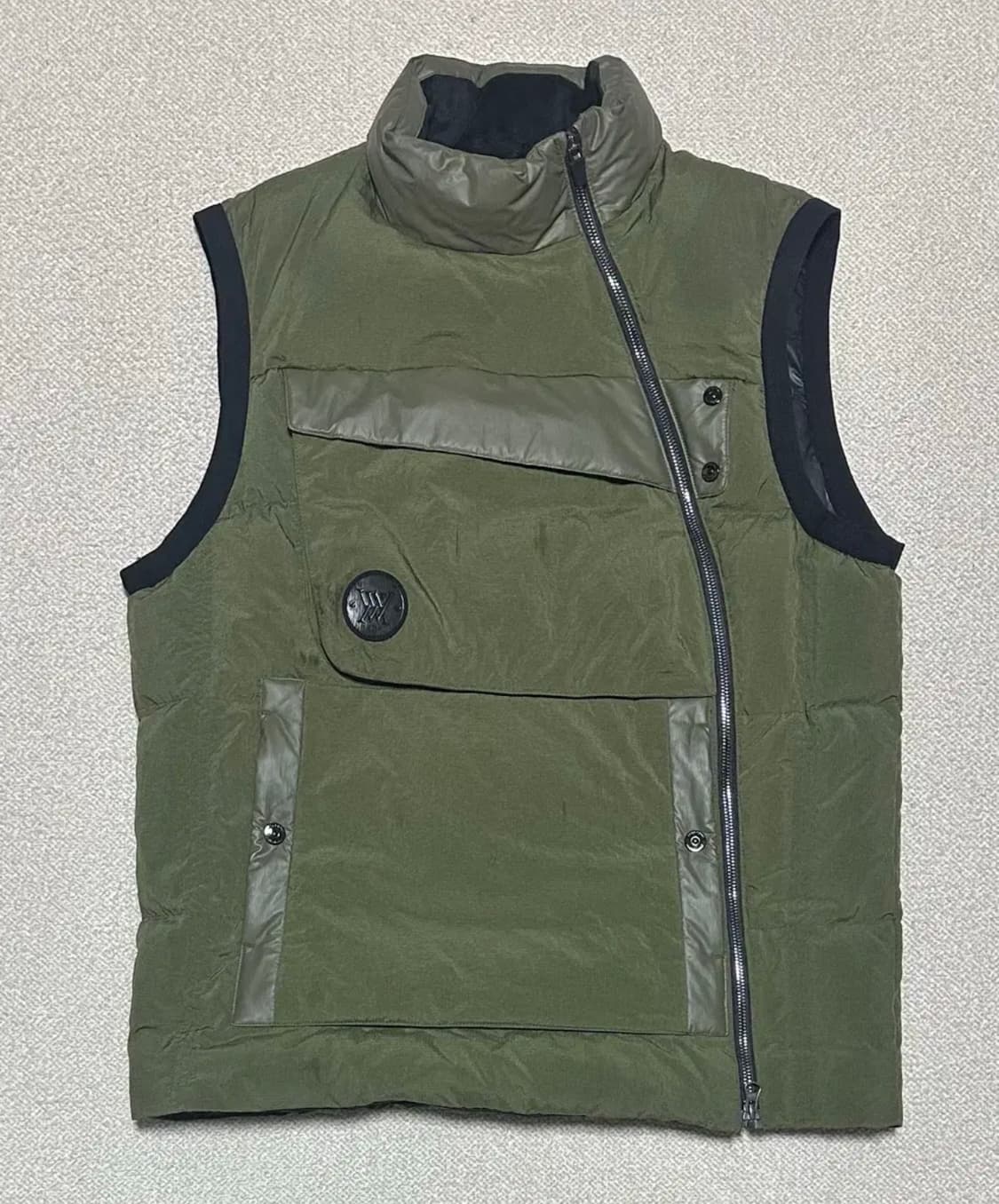 어뉴 골프 22fw 구스다운 패딩 조끼 상품이미지1