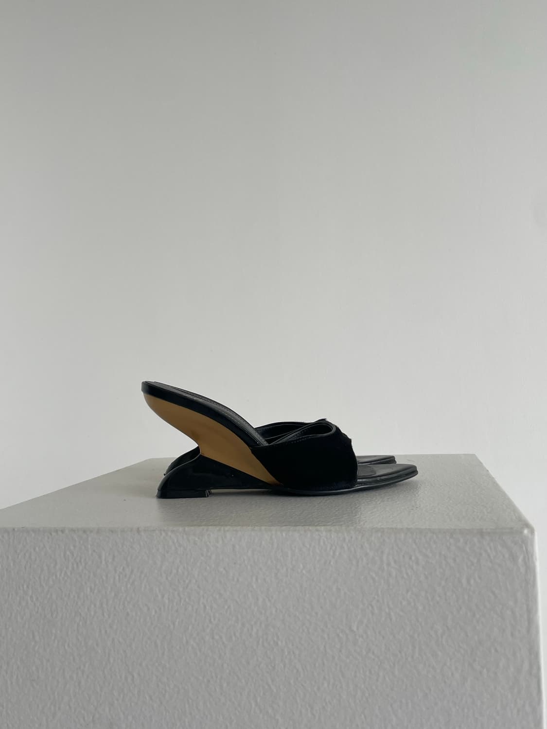 Jessica NY Asymmetric Black Heels  상품이미지4