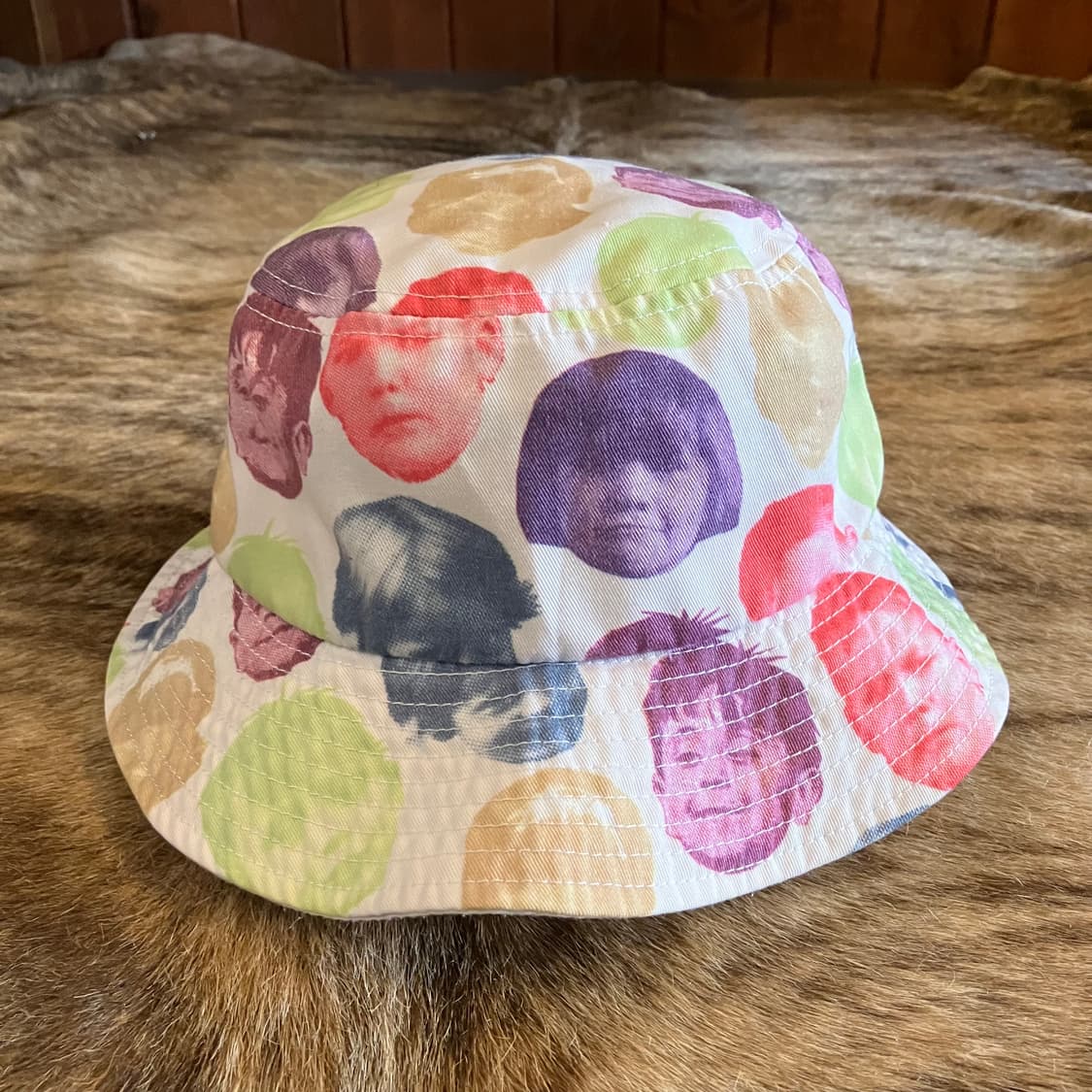 스투시 칠드런 그래픽 버킷햇 상품이미지1