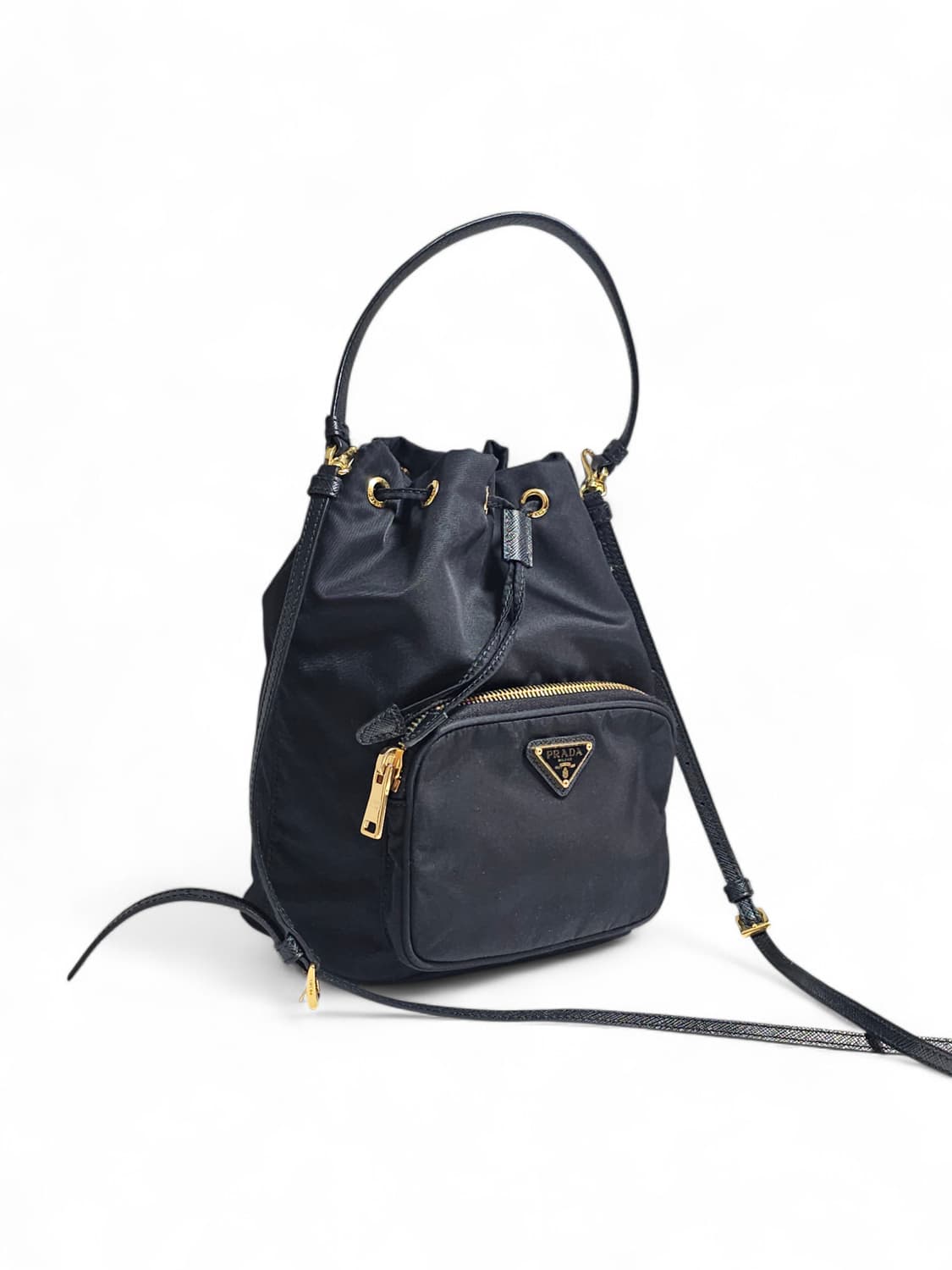프라다 삼각로고 리나일론 버킷백 블랙 상품이미지7
