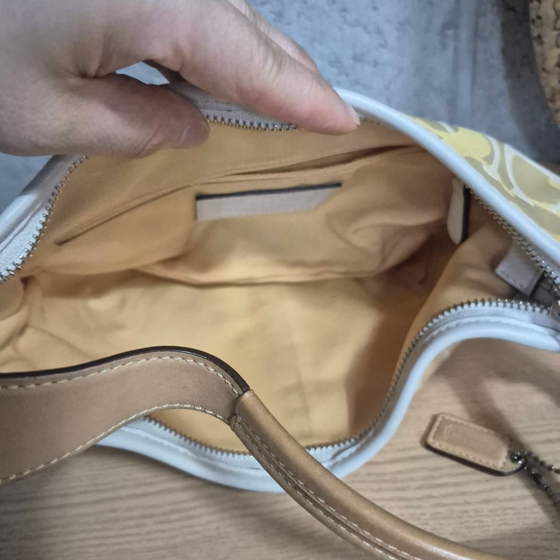 코치 2000년초반 옵틱 시그니처 자가드 스몰 호보백 상품이미지9