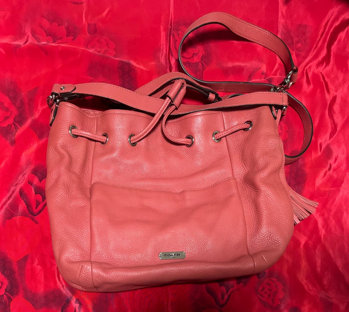 히메갸루 코치 핑크 코랄 숄더백 상품이미지1