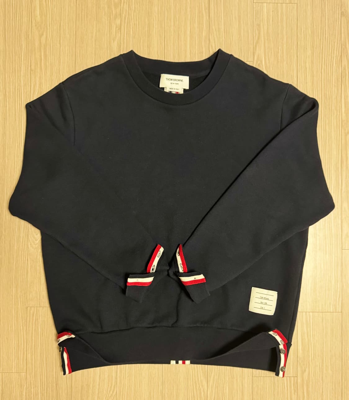 톰브라운 백삼선 스프라이트 맨투맨 그레이컬러 3사이즈  상품이미지1