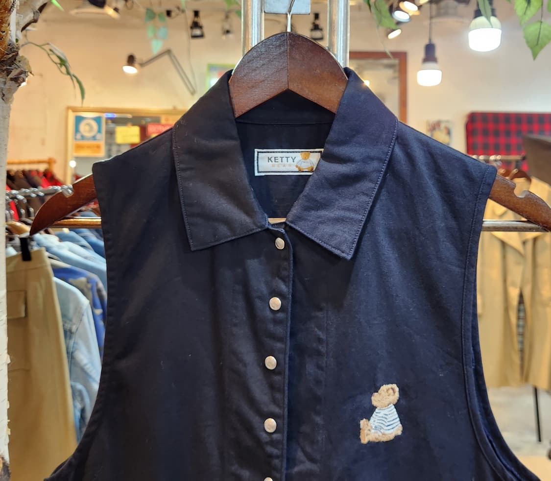 KETTY by 핑크 하우스 곰돌이 자수 검정 조끼 상품이미지2