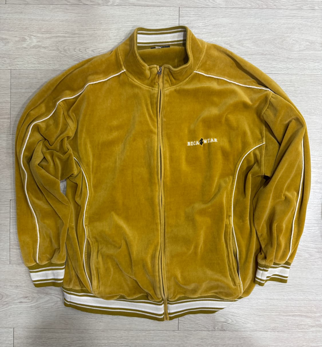 rocawear 로카웨어 벨벳 트랙탑 져지 상품이미지1