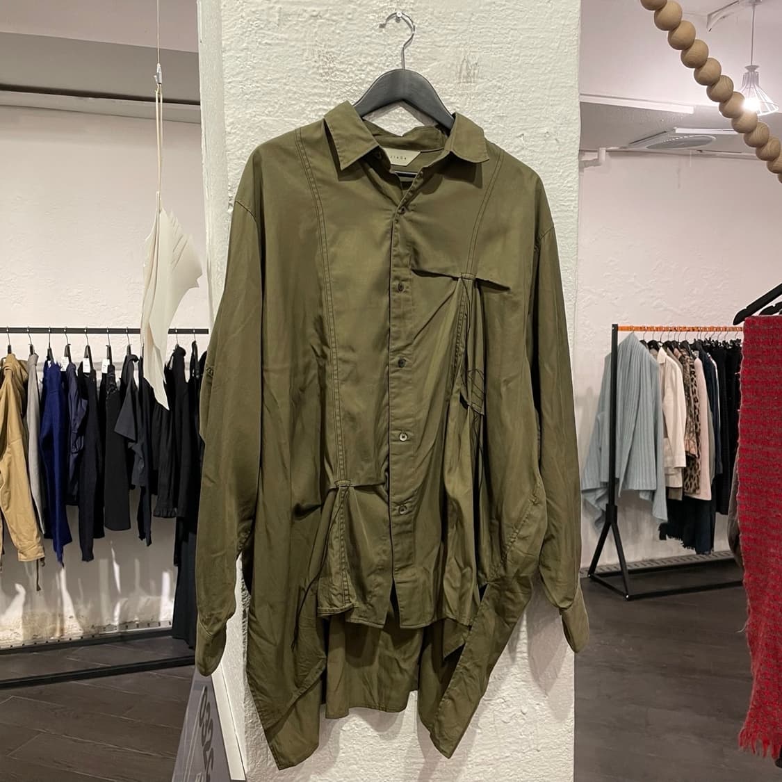 지에다 셔링 셔츠 상품이미지1