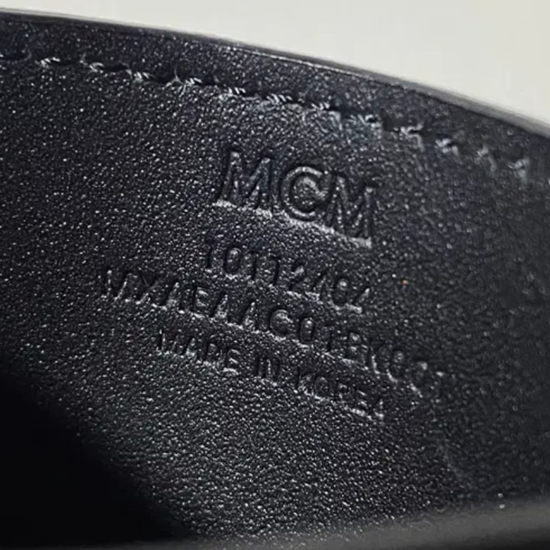 [정품] MCM 엠씨엠 힘멜 엠보스드 송아지가죽 카드지갑 상품이미지6