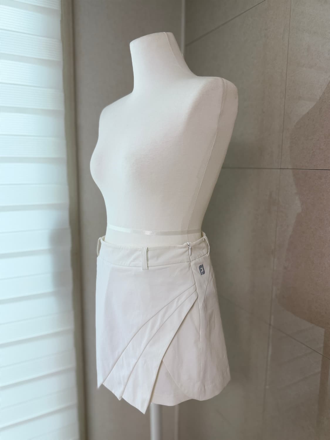 풋조이 FJ 랩 스커트 화이트 64 상품이미지2