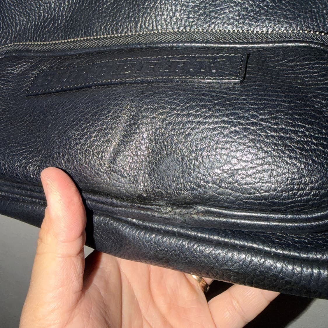 버버리 소가죽 여성 레더 숄더백 상품이미지9