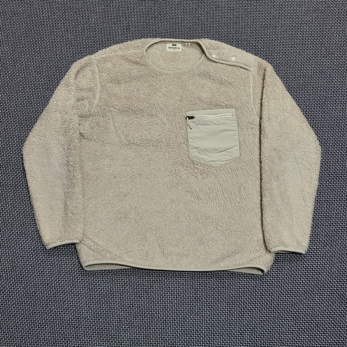 유니클로x엔지니어드 가먼츠 플리스 맨투맨 풀오버 (S) 상품이미지1