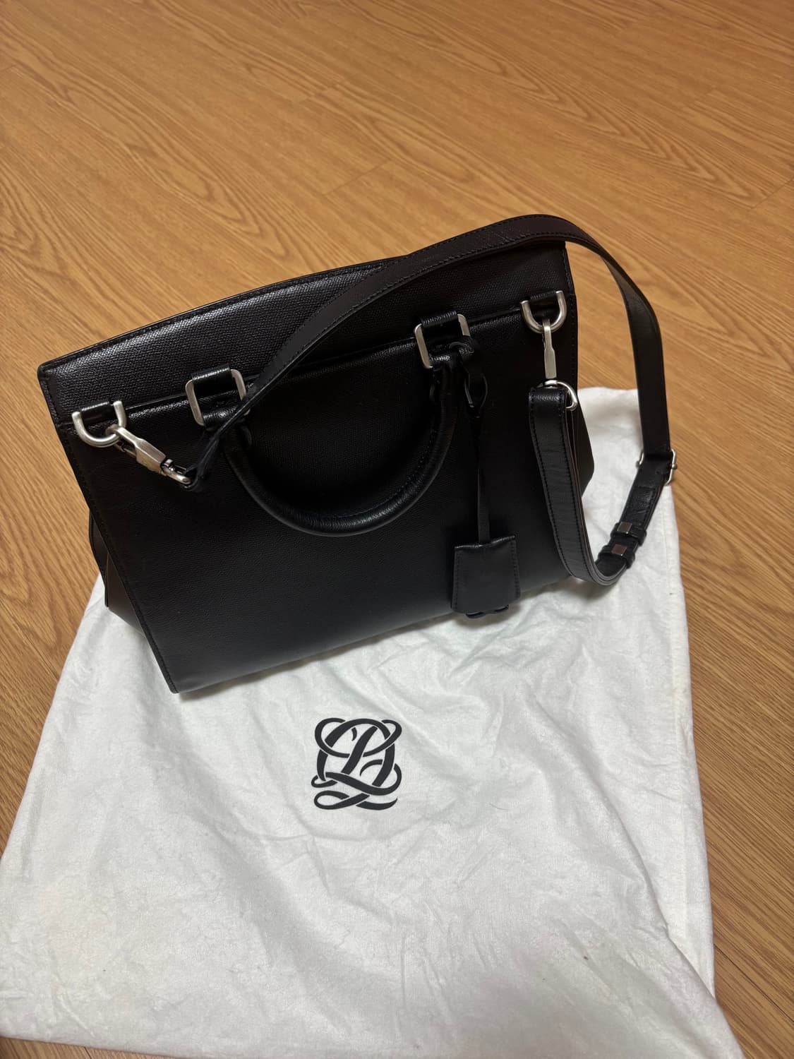 루이까또즈 소가죽 크로스백 가방 상품이미지5