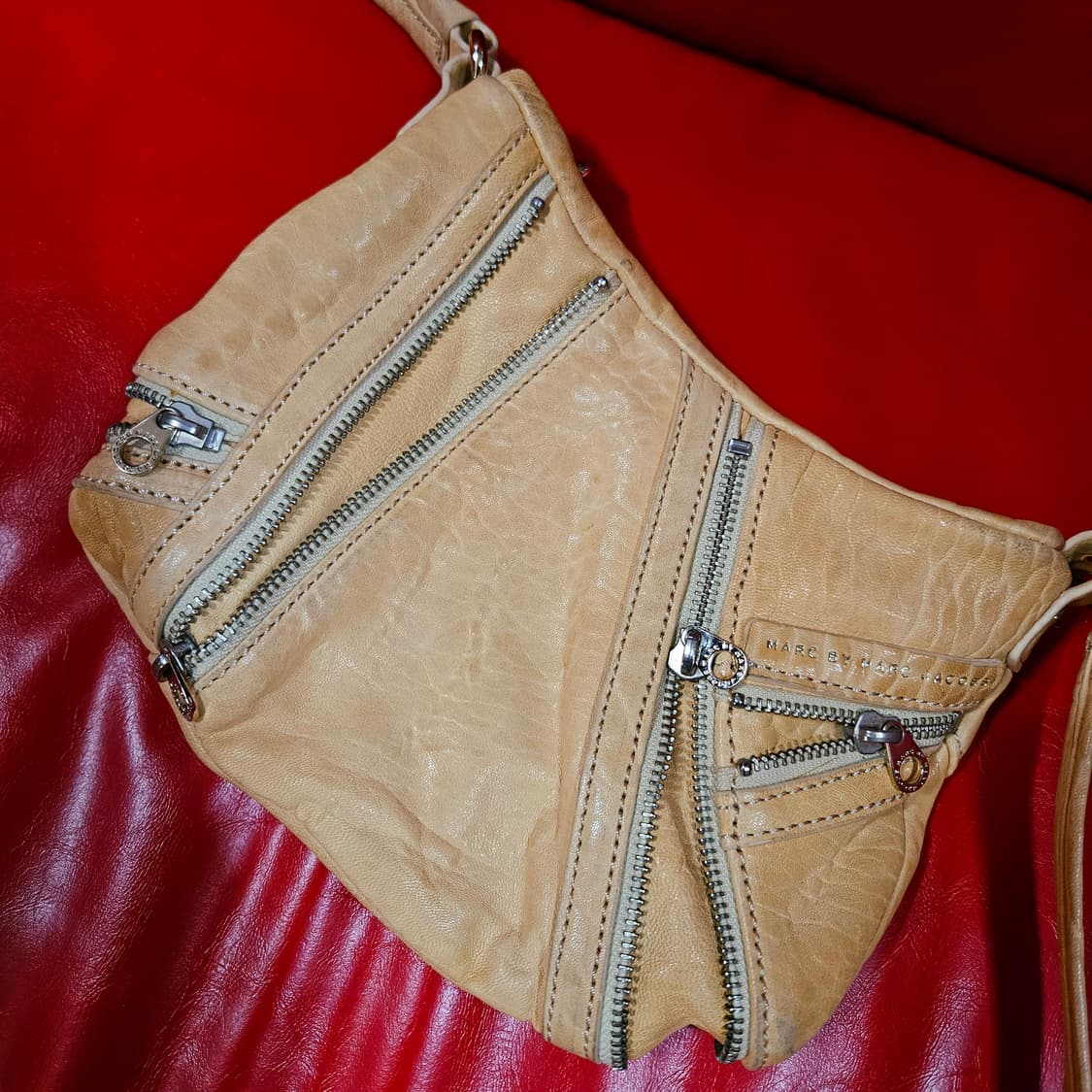 마크 바이 마크제이콥스 빈티지 옐로우 지퍼 워싱 미니백 상품이미지2