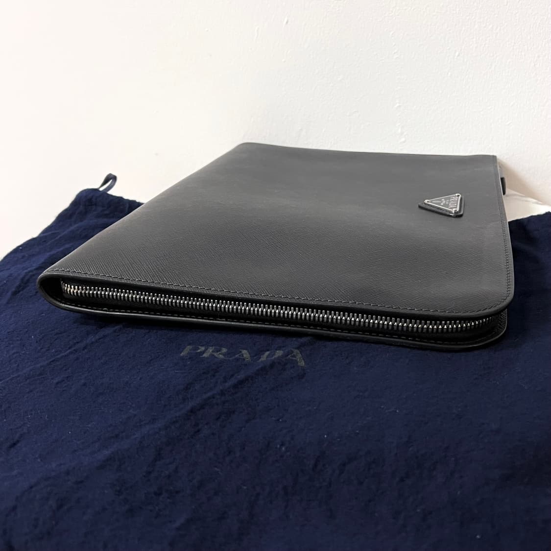[S급/정품] 프라다 사피아노 클러치 백 블랙 가방 상품이미지9