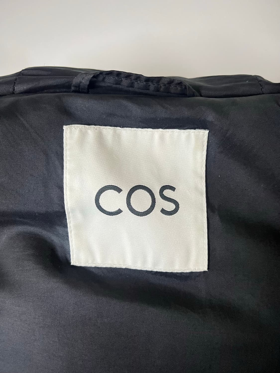 38) 코스 COS 뽀글이 후드 조끼 블랙 상품이미지4