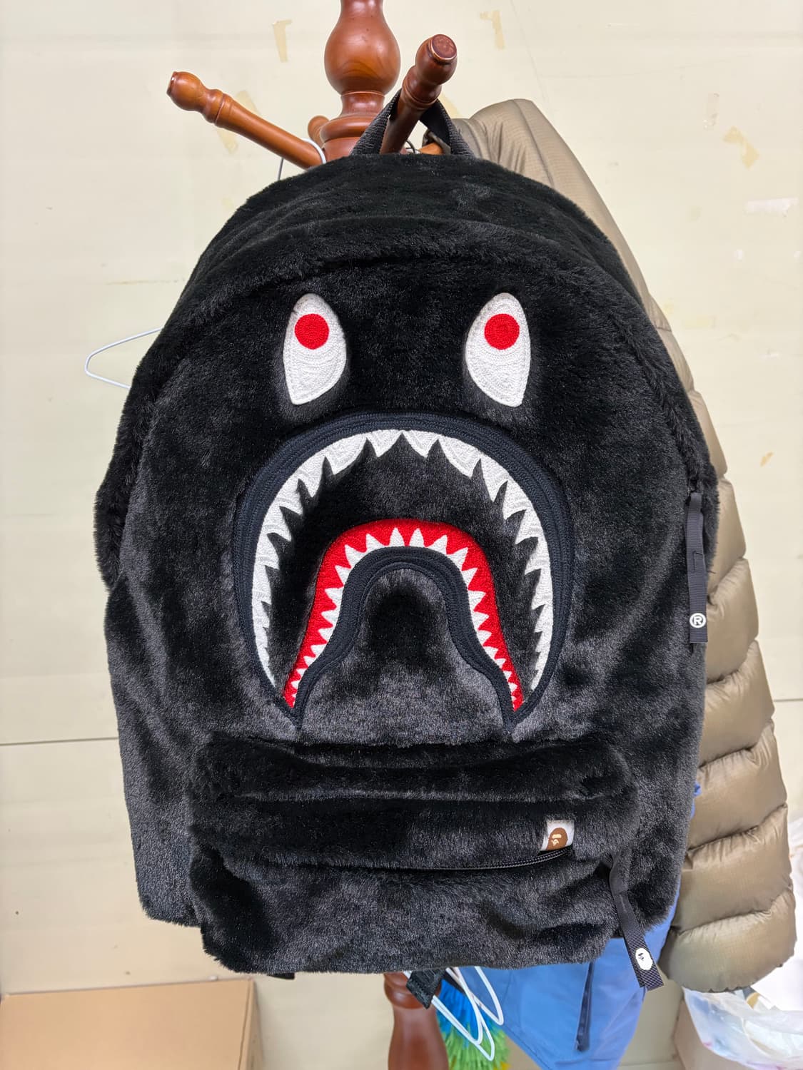 베이프 퍼 백팩 상태 극상 정품 판매합니다 상품이미지2