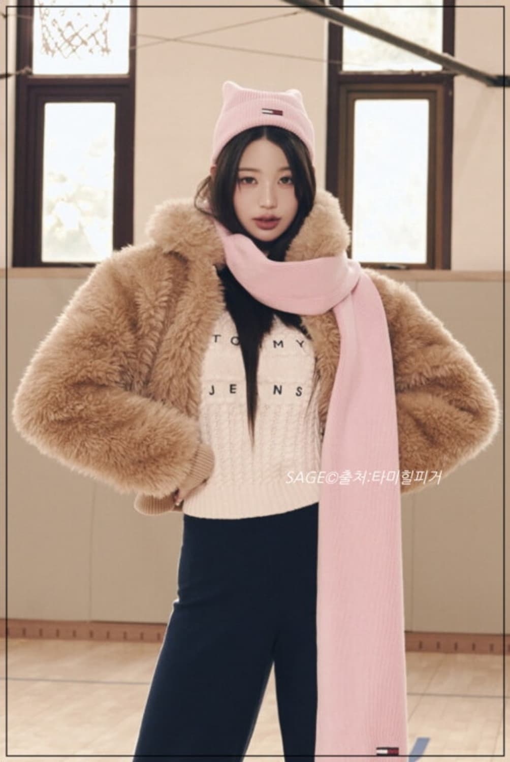 타미힐피거 장원영 핑크 목도리 판매 상품이미지1