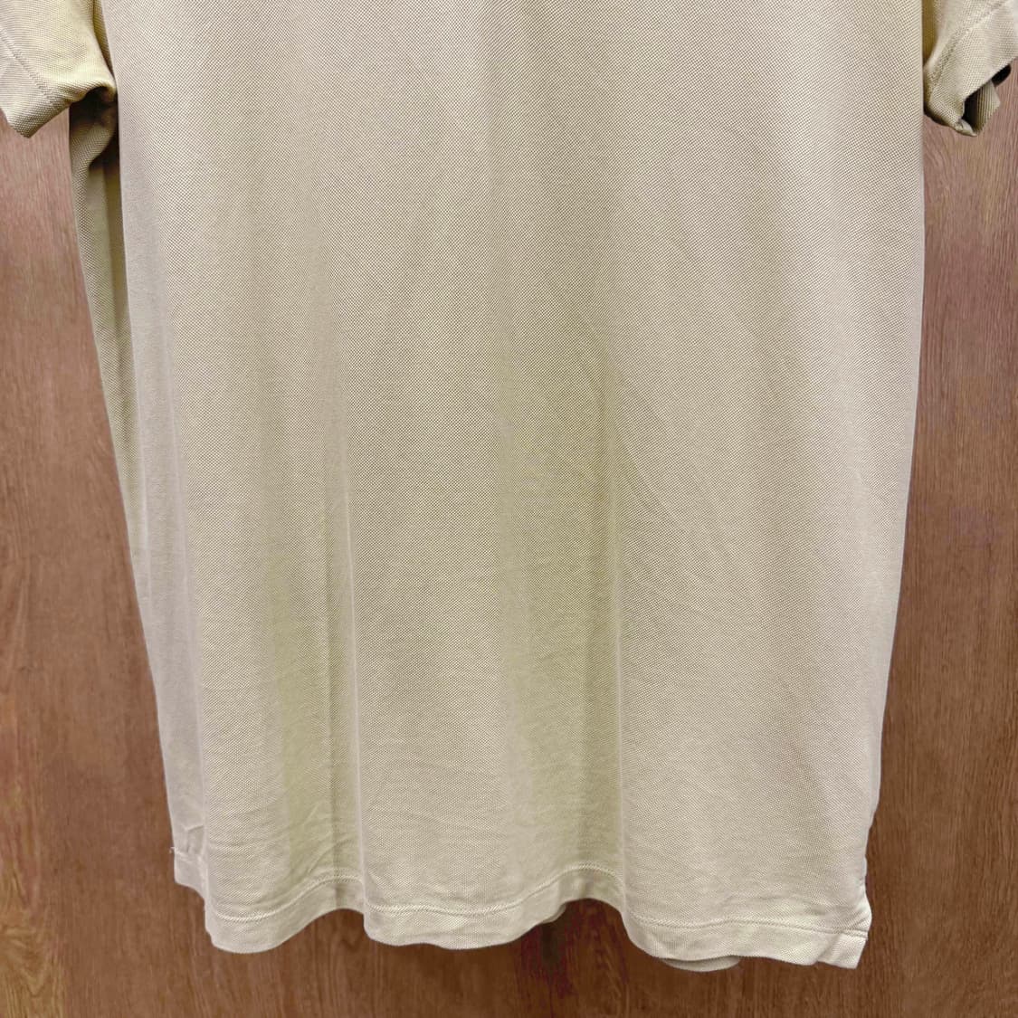 띠어리 미니멀 피케 반팔 티셔츠 버튼 플라켓 디테일 베이지 상품이미지5