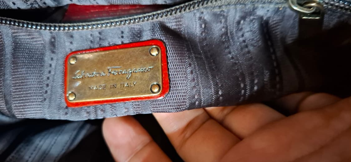 페라가모 레드 에나멜 숄더백 상품이미지3