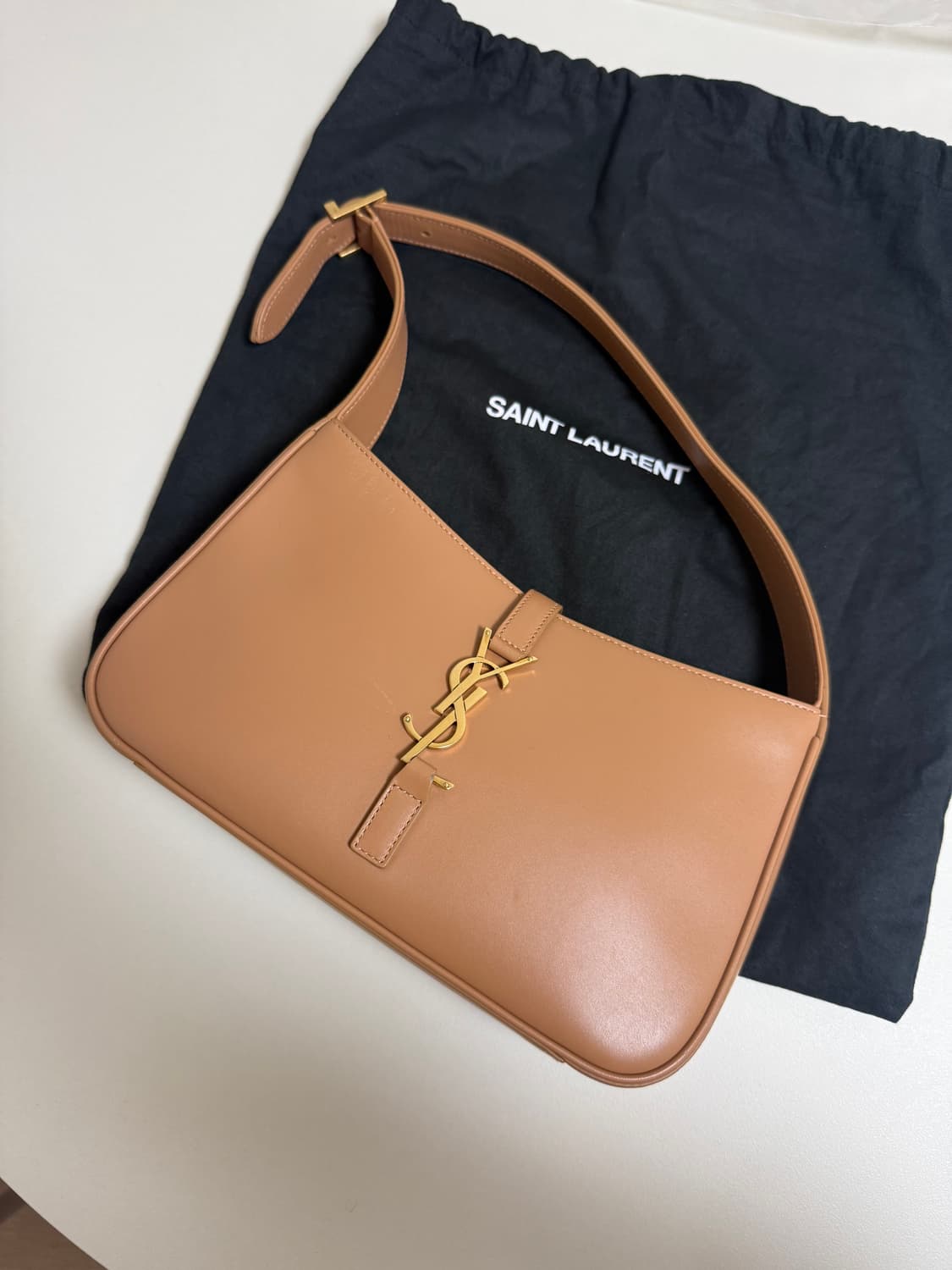 생로랑 호보백 상품이미지1