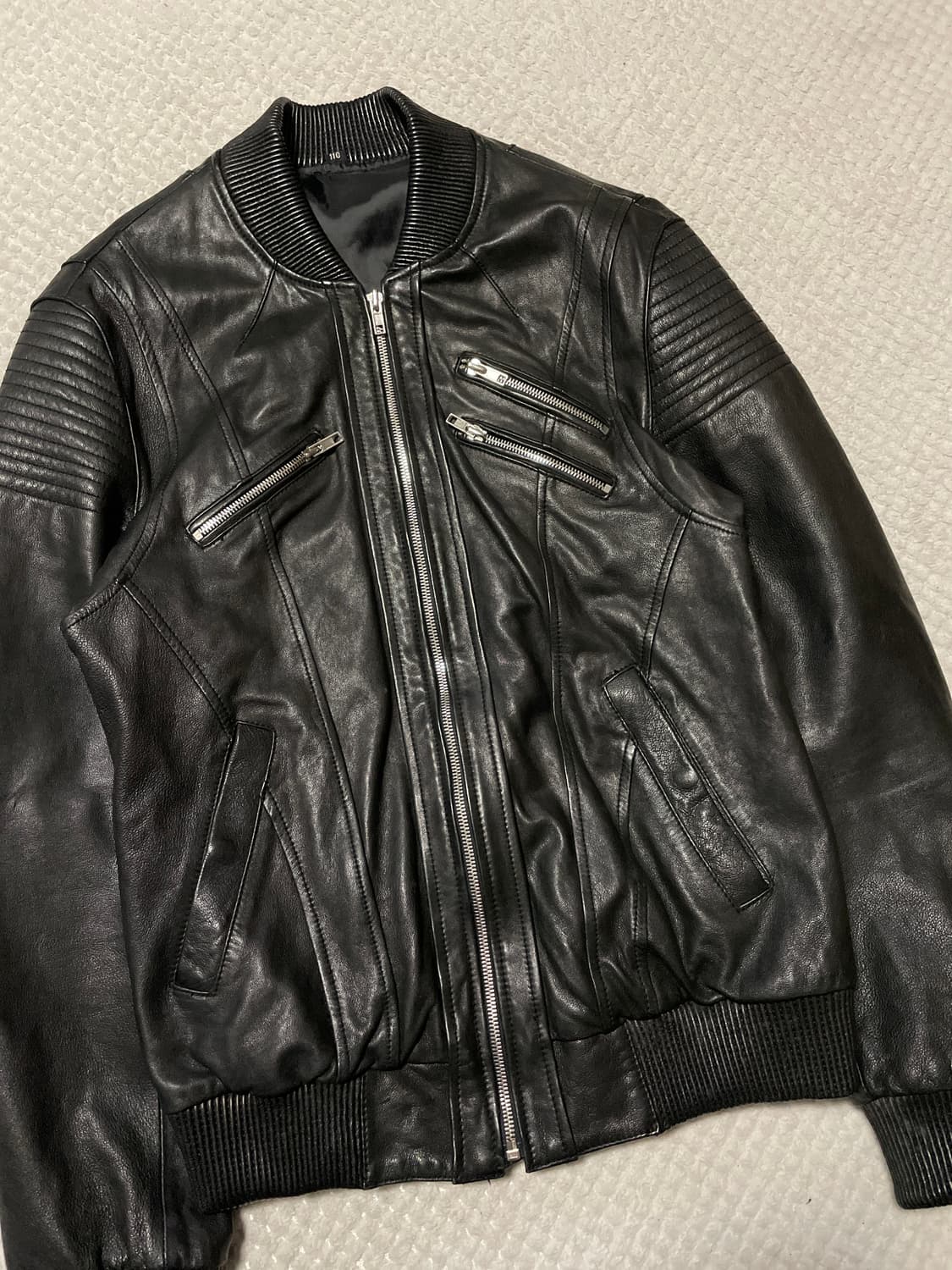 웨스턴 무드 이테리 램스킨 양가죽 절개 레더 자켓 상품이미지6