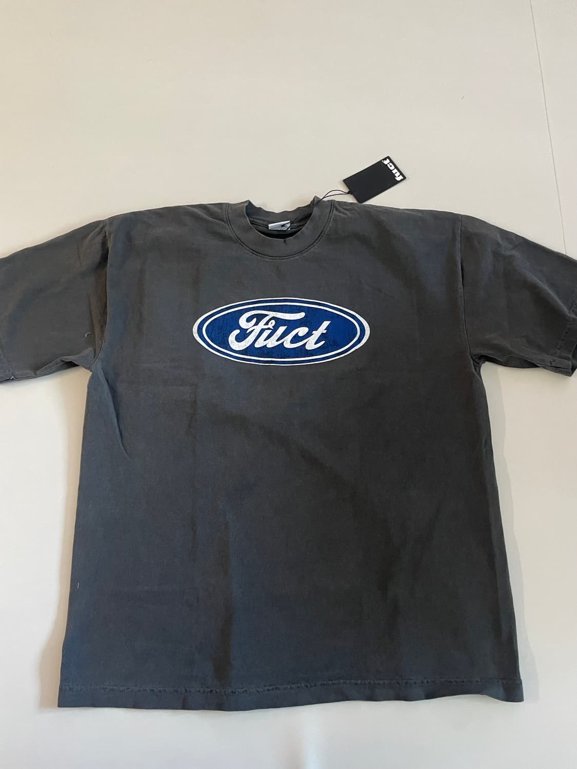 [L] 퍽트 오발로고 반팔티 빈티지 블랙 상품이미지1