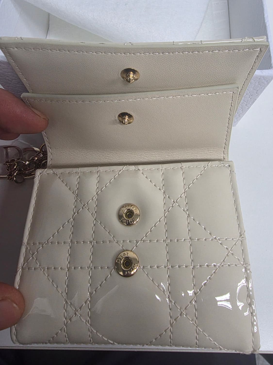 디올레이디 까나쥬 로터스지갑(새상품급) 상품이미지3