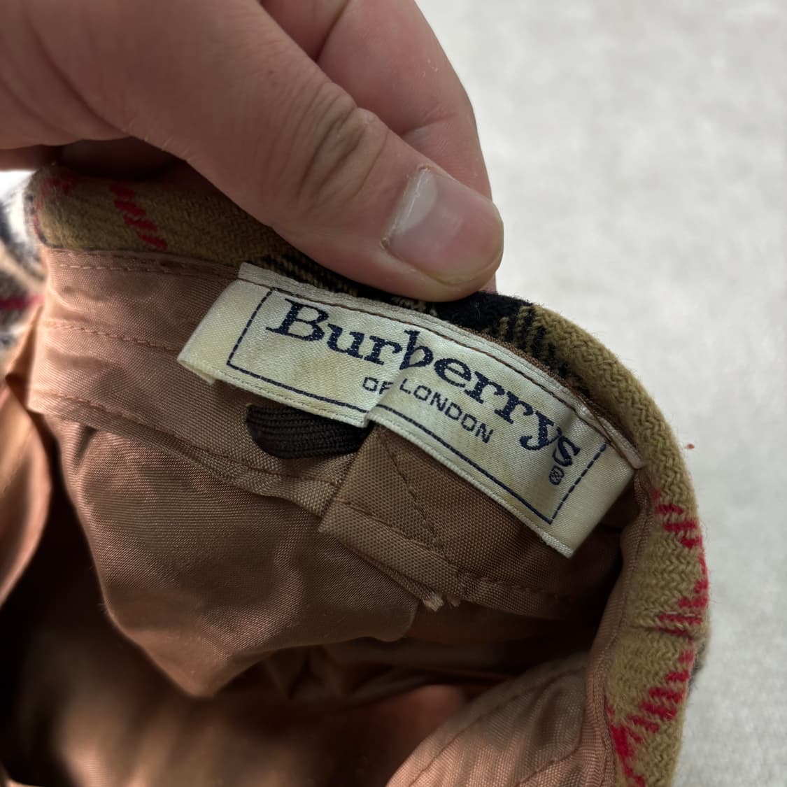 버버리 90s 노바체크 울 헌팅캡 상품이미지4