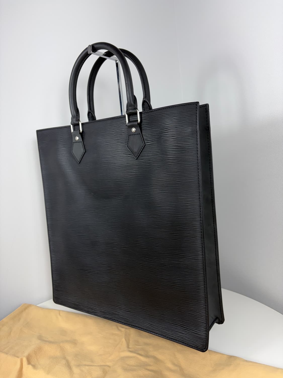 루이비통 M59082 에삐 삭플라 토트백  상품이미지4