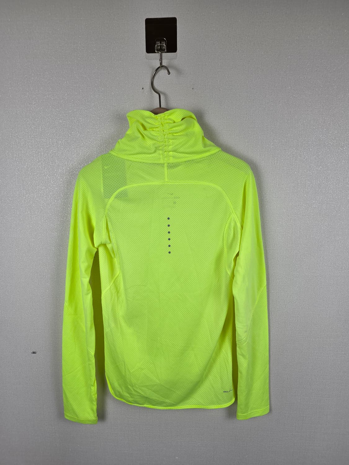 [새상품] 나이키 러닝 여성 에어로리액트 기능성 티셔츠 S 상품이미지2