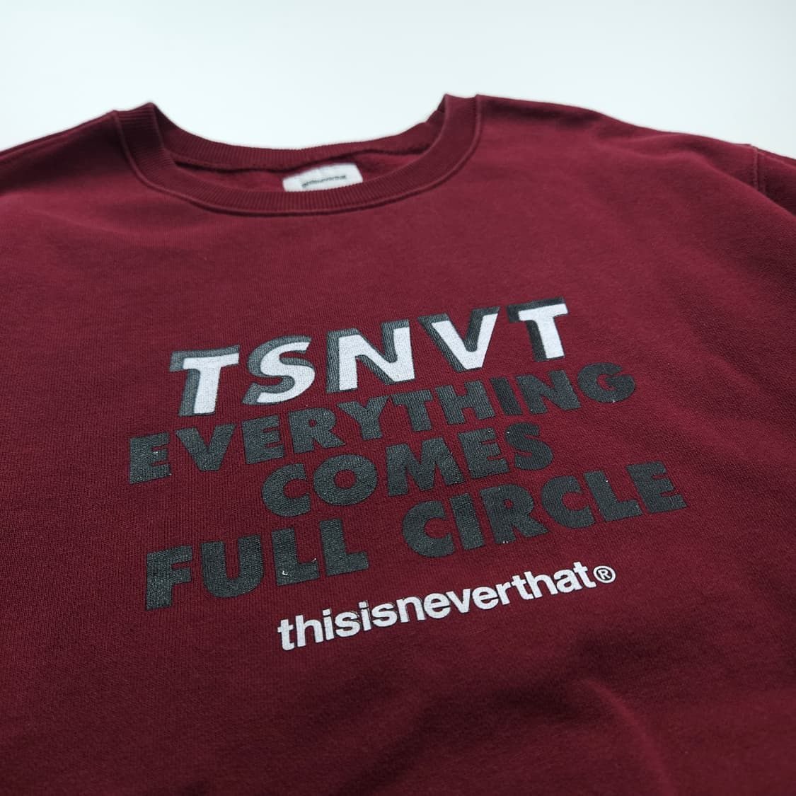 디스이즈네버댓 스펠아웃 빅로고 버건디 맨투맨 (105) 상품이미지5