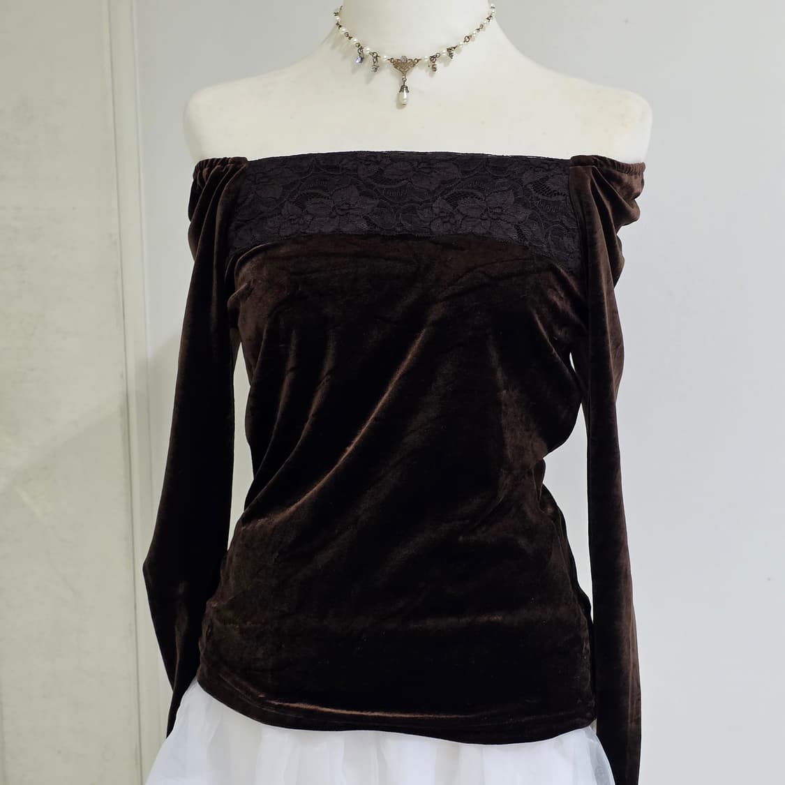 라떼갸루모리걸st 벨벳브라운레이스 오프숄더 블라우스 상품이미지5