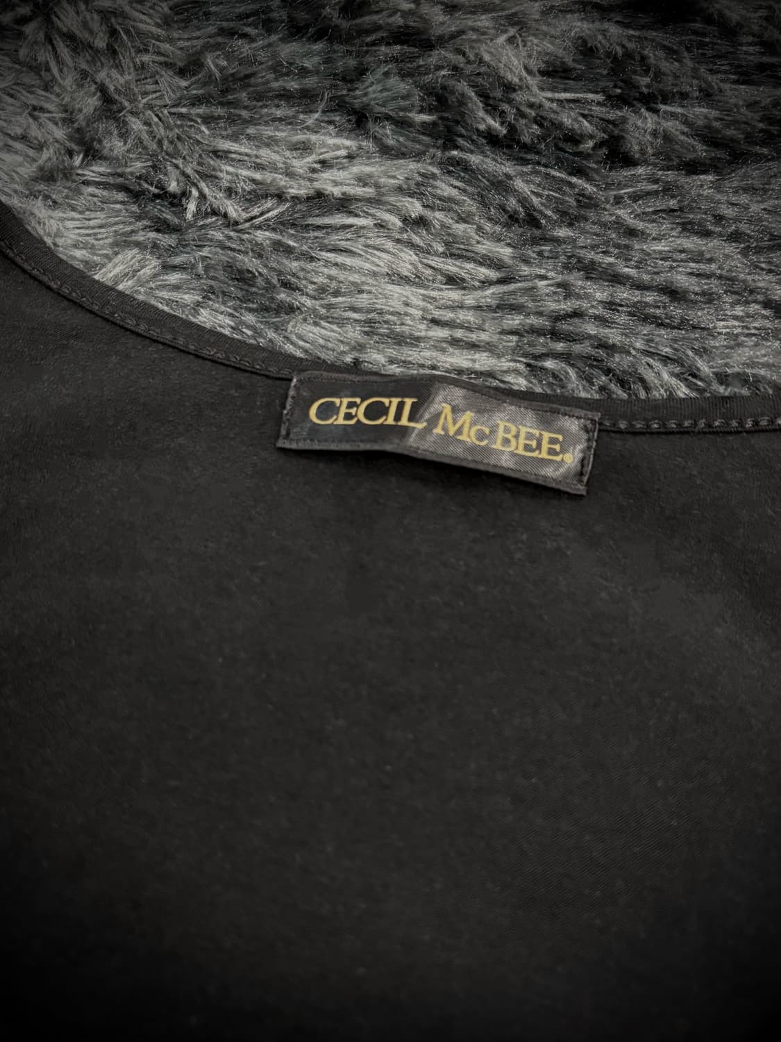 CECIL McBEE 골드 스터드 슬리브리스 상품이미지4