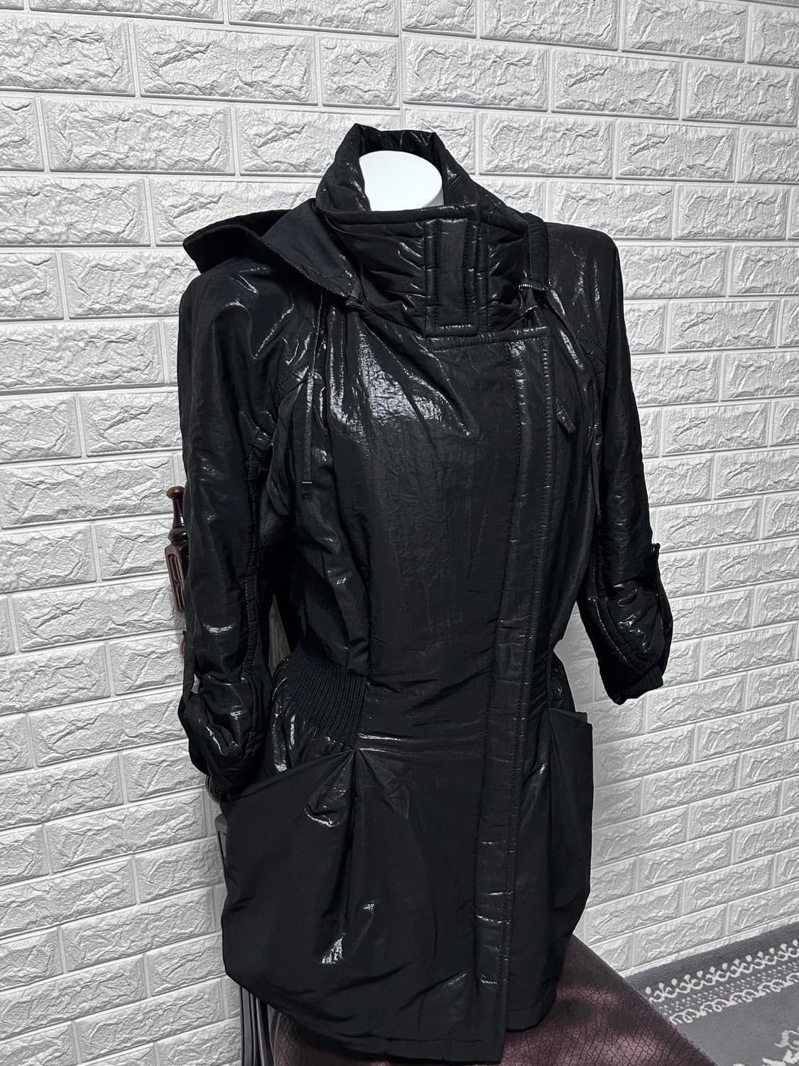 오브제 글로시 코팅 다운 코트 상품이미지1