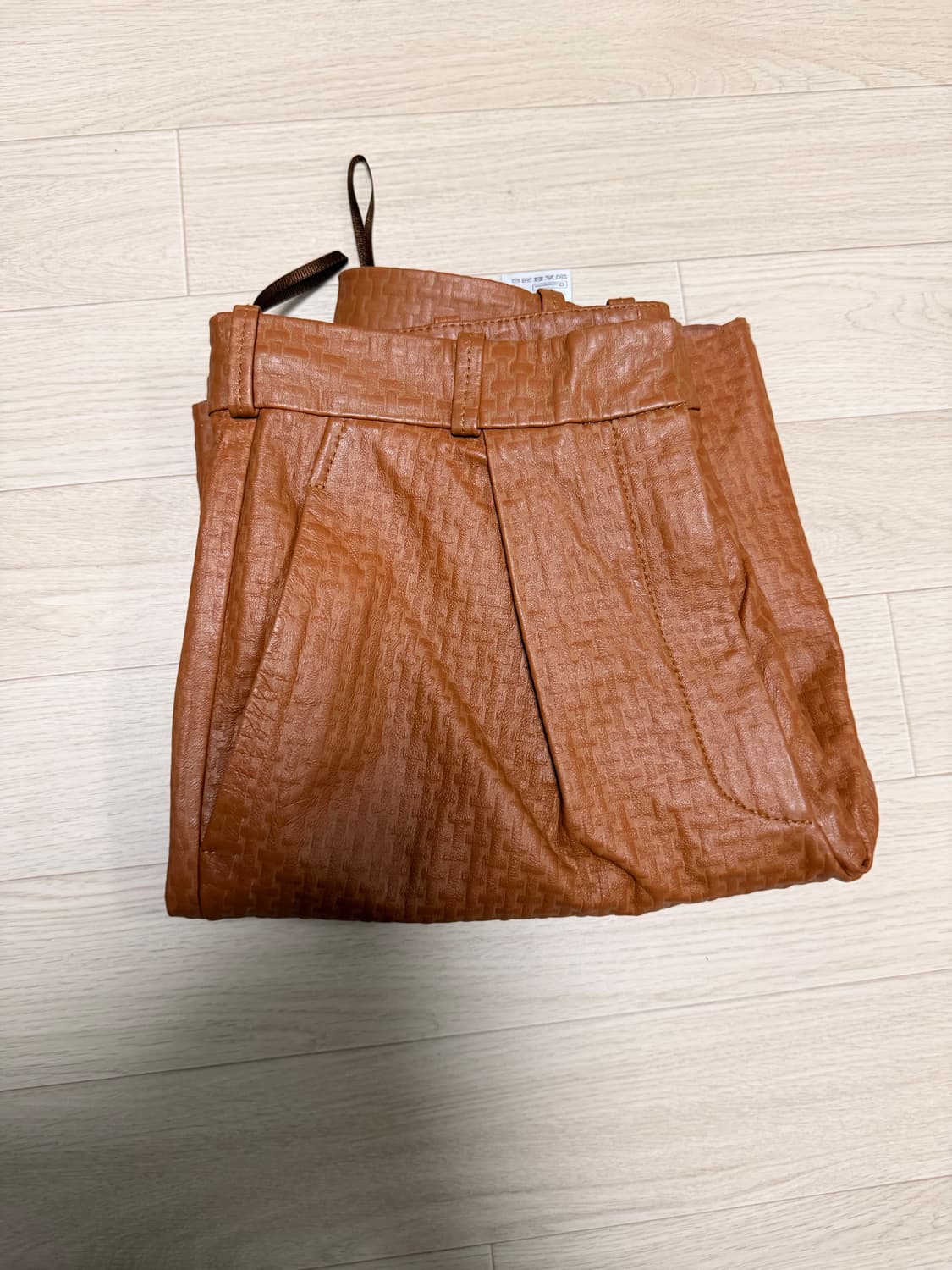 COS 아틀리에 가죽 반바지 상품이미지2