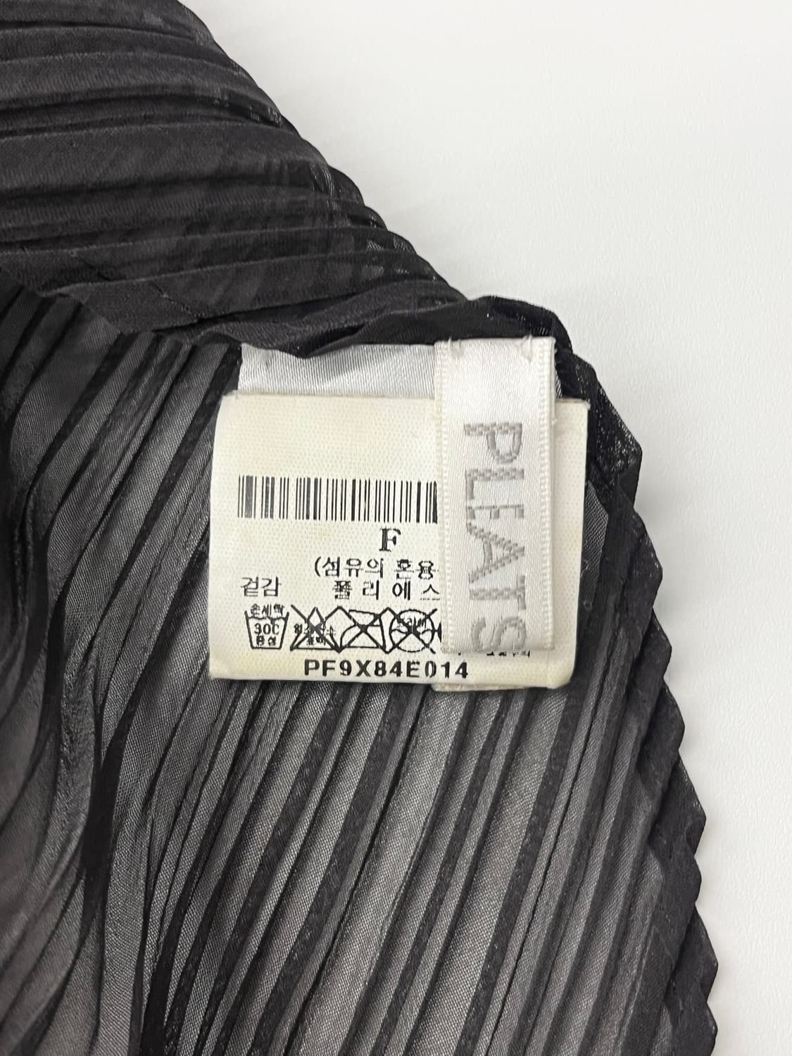 Pleats Please 플리츠플리즈 차콜브라운 스카프 상품이미지5
