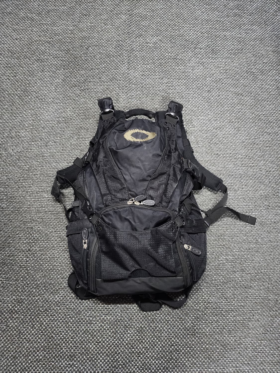 오클리 유틸리티 아이콘 백팩 상품이미지1