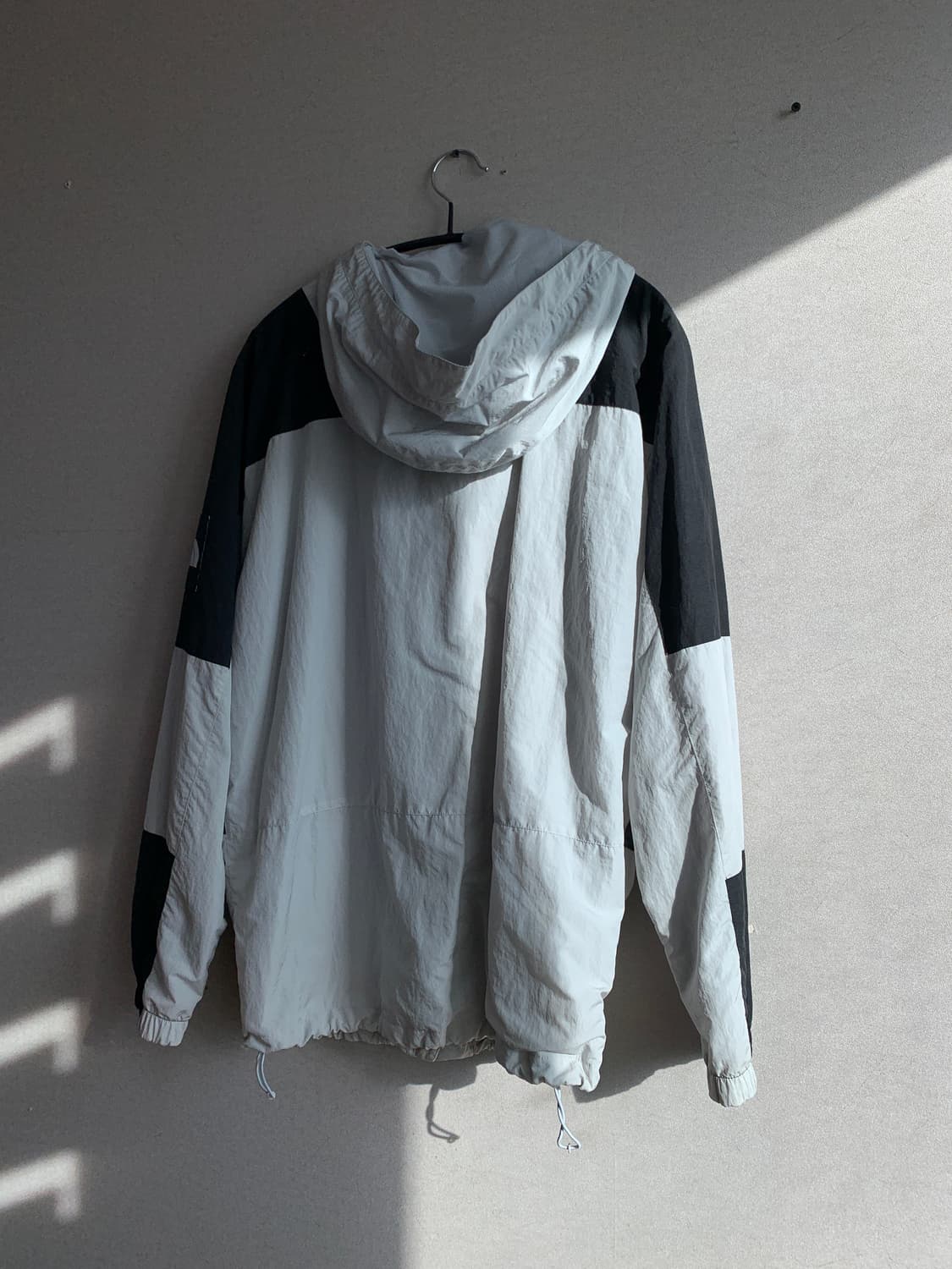 노스페이스 바람막이 M 상품이미지2