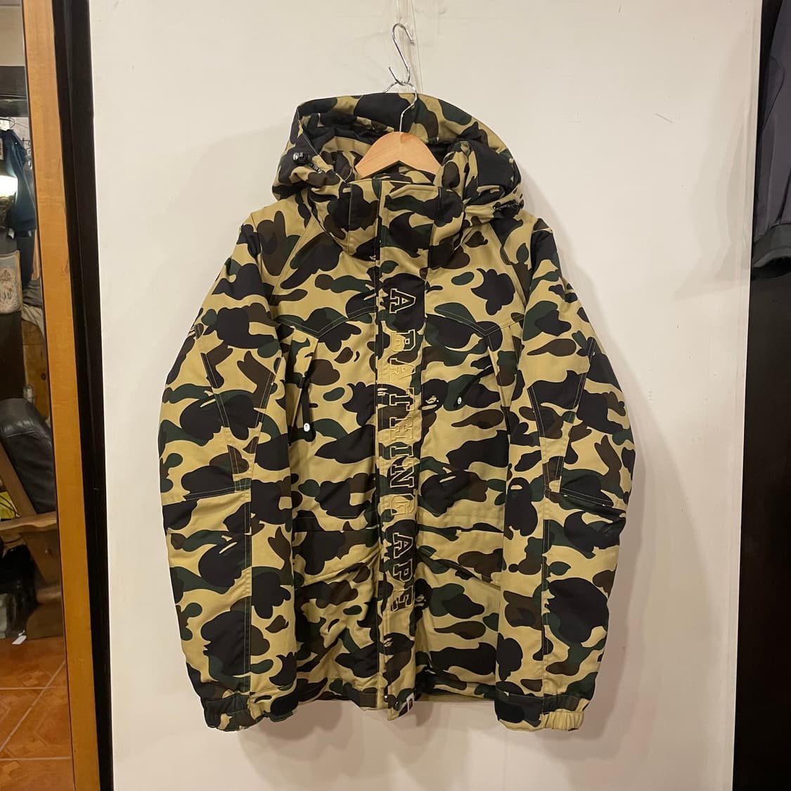 베이프 퍼스트카모 황계 패딩 상품이미지1