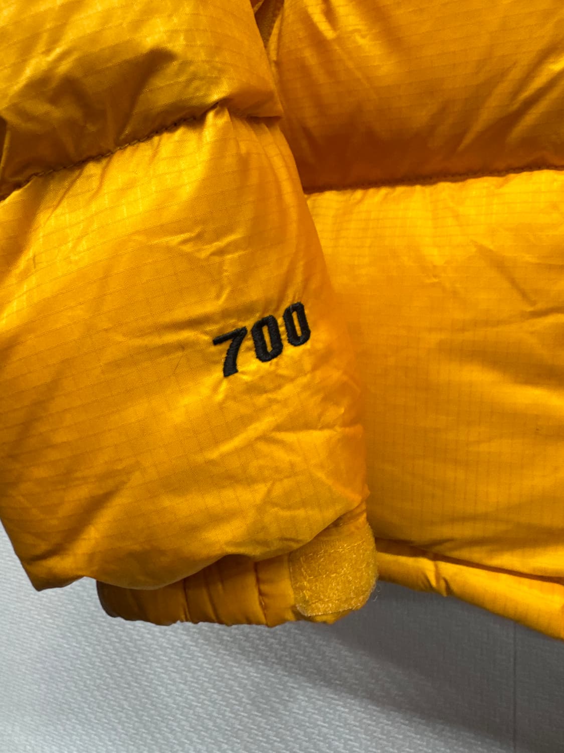 노스페이스700 로고 구스다운 후드패딩 95(M~L) 남여공용 상품이미지4