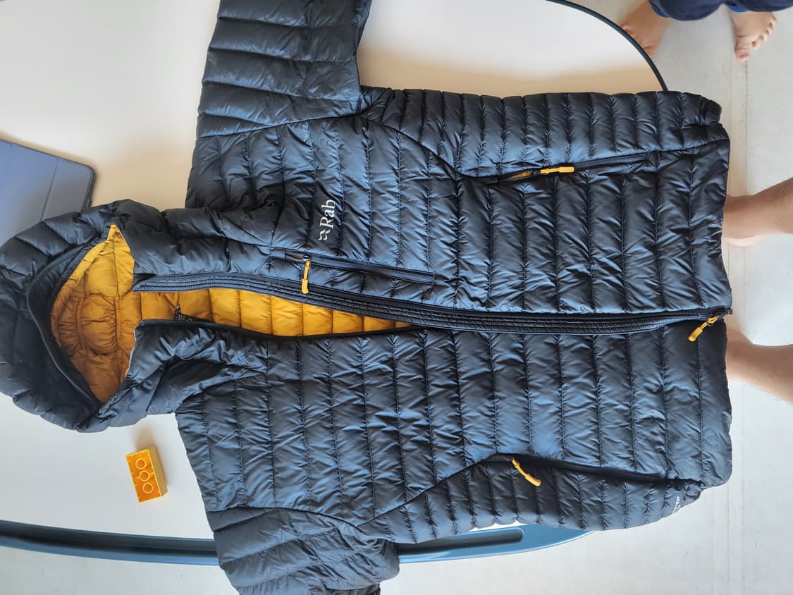 랩 경량패딩 벨루가 XL 사이즈 팝니다 상품이미지2