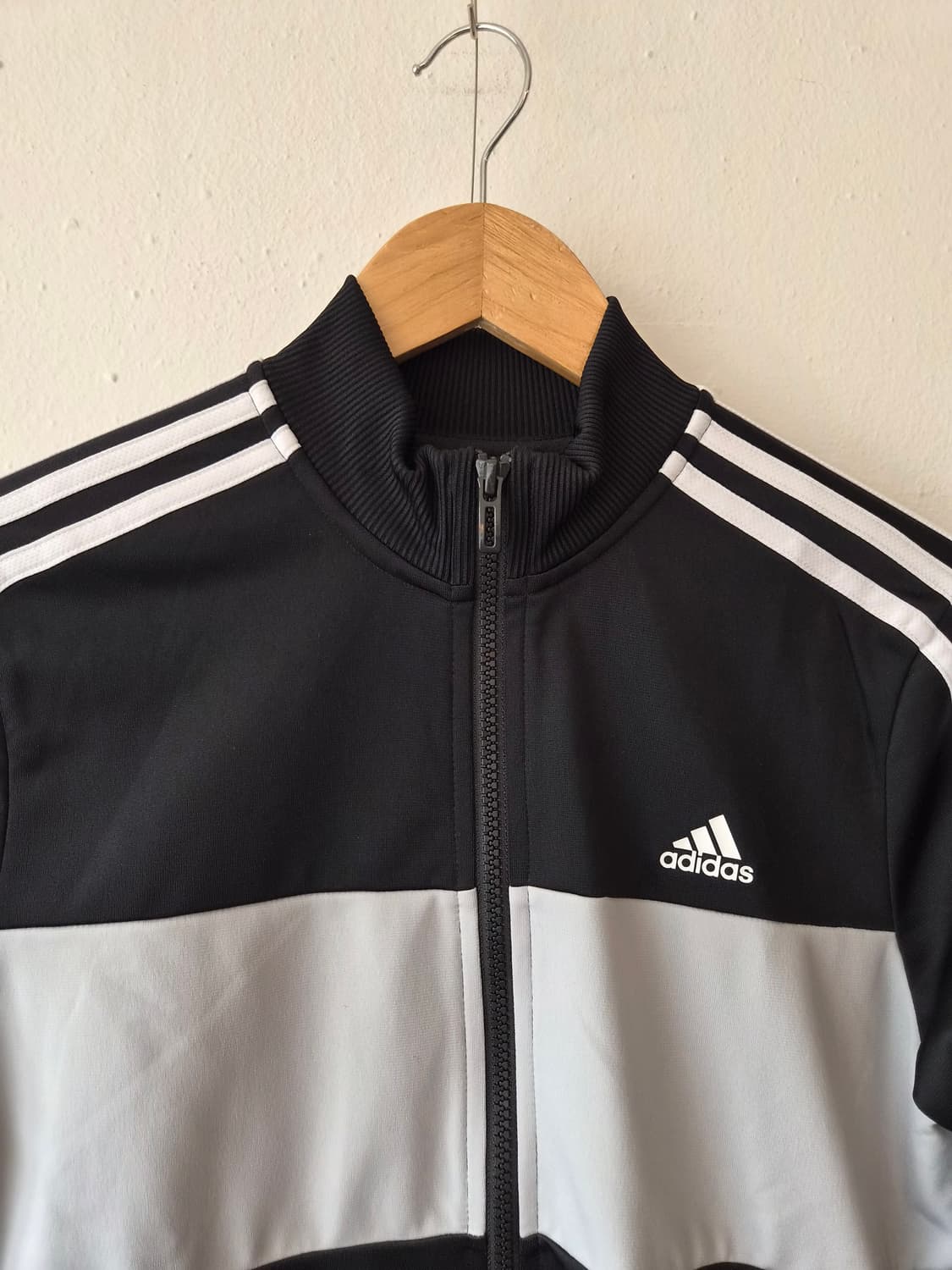 아디다스 키즈(여성가능) 블랙삼선트랙탑 160사이즈 상품이미지1