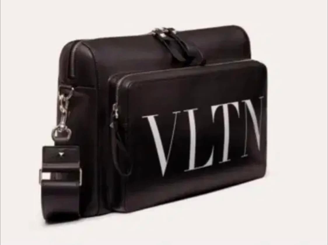 발렌티노 VLTN 로고 블랙 크로스(메신저)백 상품이미지1